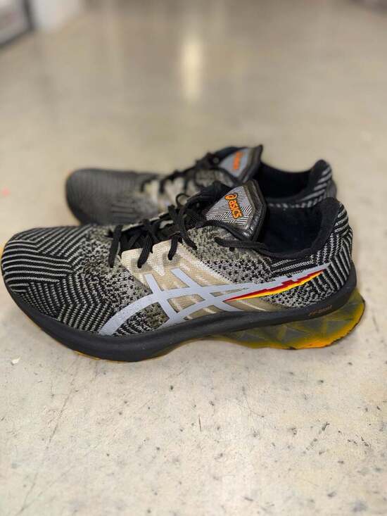 ASICS Novablast Pixel Noise Black/Sheet Rock Running Shoes Mens Size 9 main image 5